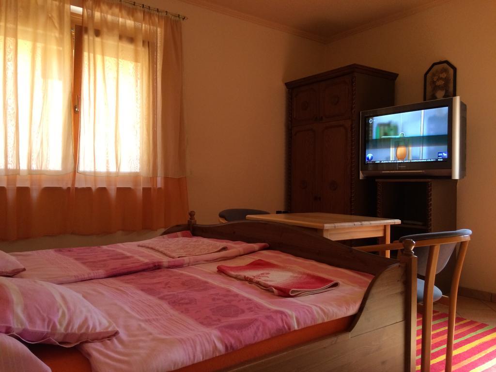 Апартаменты Margareta Apartman Шарвар Экстерьер фото