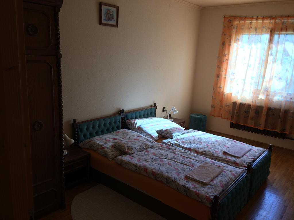 Апартаменты Margareta Apartman Шарвар Экстерьер фото